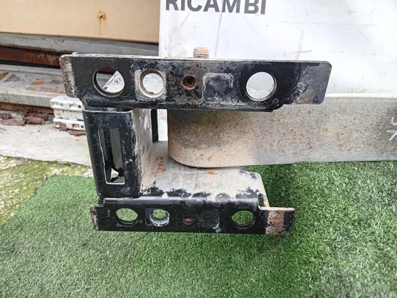 Balestra POST SX BALESTRA POST SX Opel Movano B 2010