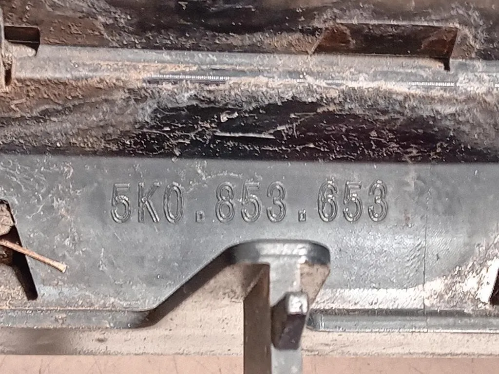 Griglia DI Ventilazione Paraurti ANT 5K0 853 653 5K0853653 Volkswagen GOLF VI 2009