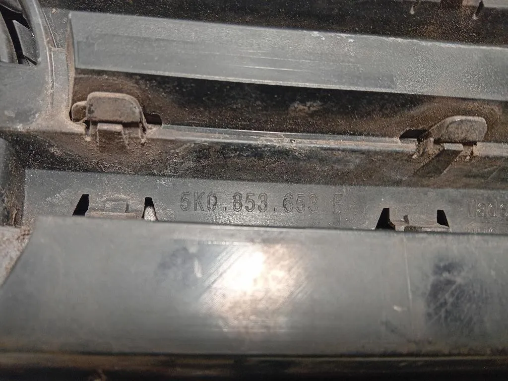 Griglia DI Ventilazione Paraurti ANT 5K0 853 651 Volkswagen GOLF VI 2009