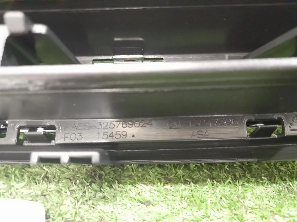 Griglia DI Ventilazione Paraurti INF ANT 13263600 Opel Zafira B 2005