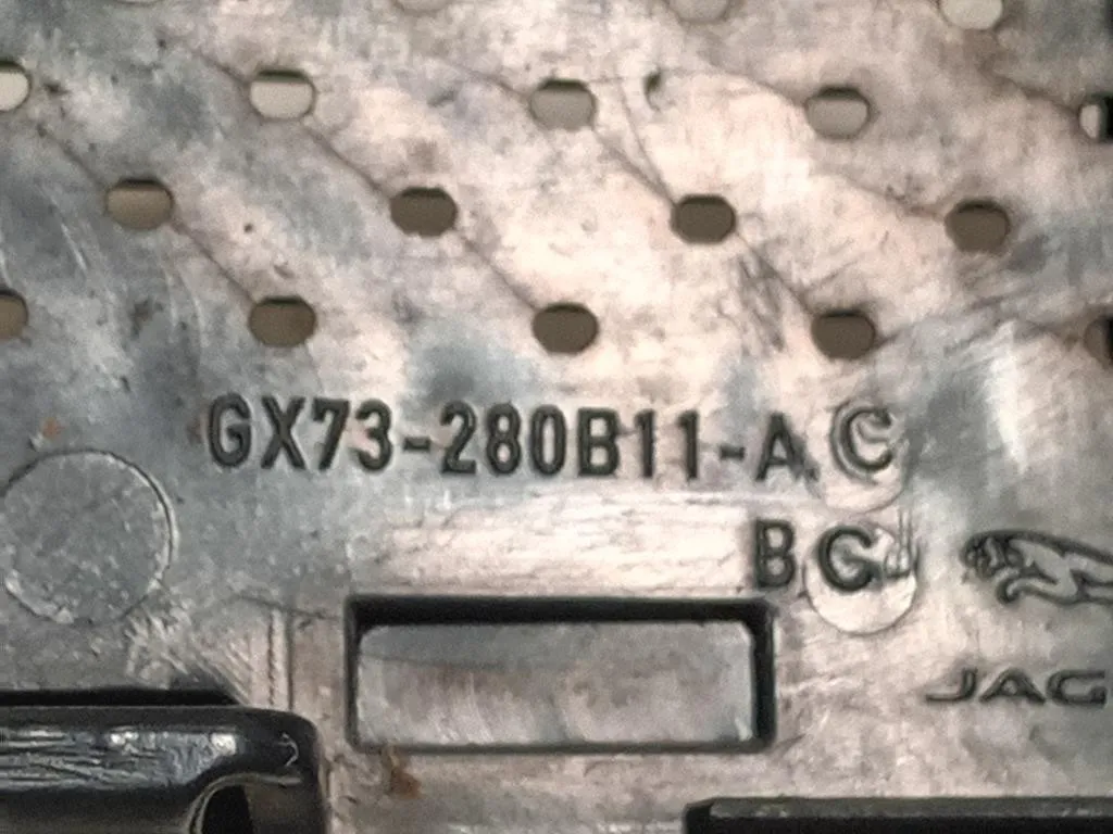 Griglia Parafango ANT SX GX73-280-B11 Jaguar XE 2015