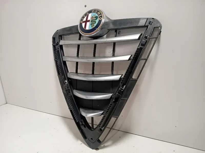 Griglia Radiatore CALANDRA GRIGLIA MASCHERINA ANTERIORE 155102772 Alfa Romeo Giulietta 2010