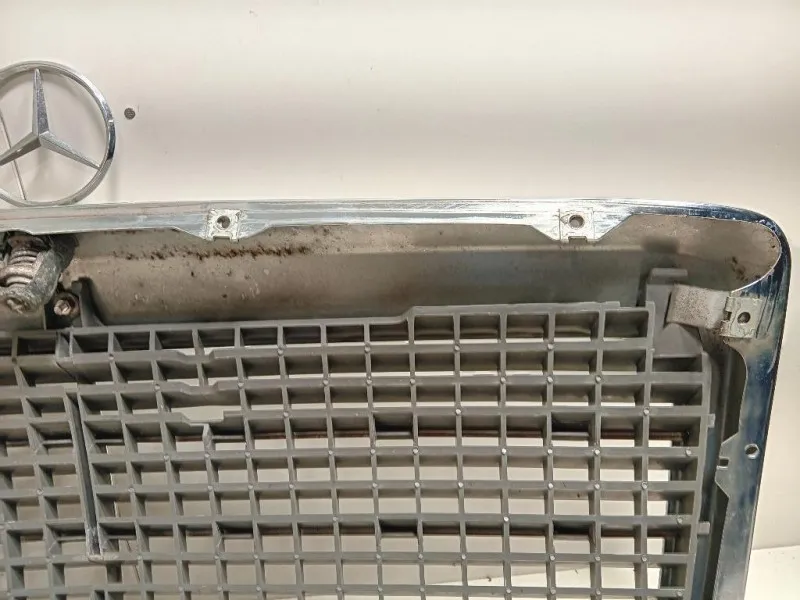 Griglia Radiatore A1248880223 Mercedes Classe E W124 1985