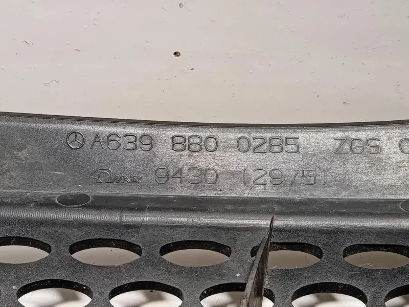 Griglia Radiatore A6398800285 Mercedes VITO W639 2004