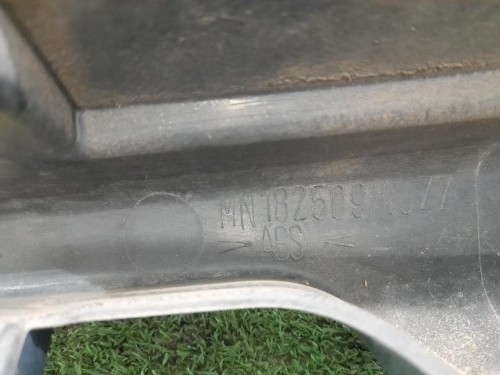 Griglia Radiatore MN182509 Mitsubishi Pajero Sport 1998