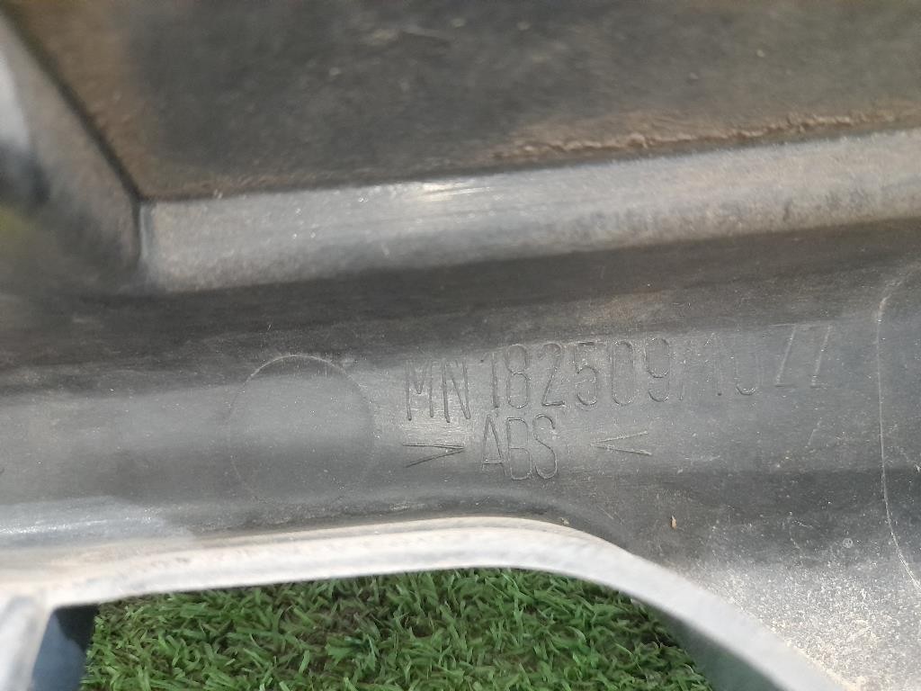 Griglia Radiatore MN182509 Mitsubishi Pajero Sport 1998