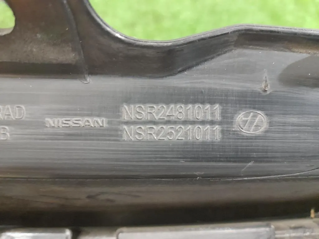 Griglia Radiatore 62312BJ00A Nissan Nv200 2009