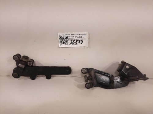 Cerniera Guida Porta Scorrevole SUP POST DX 51814082CERNIERA G PORTA SCORREVOLE POST DX+SX Fiat Doblò III 2015