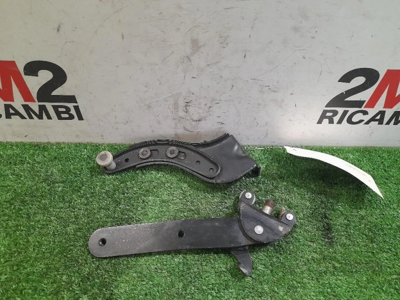 Cerniera Guida Porta Scorrevole SUP POST DX 2K0843436A Volkswagen Caddy III 2004