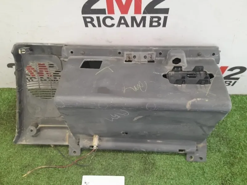 BOX Portaoggetti MR117600 Mitsubishi L200 II 1997