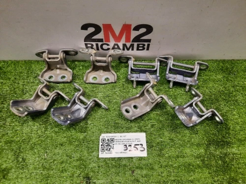 Cerniera Porta SUP ANT SX 824212F030 Nissan Qashqai I 2007