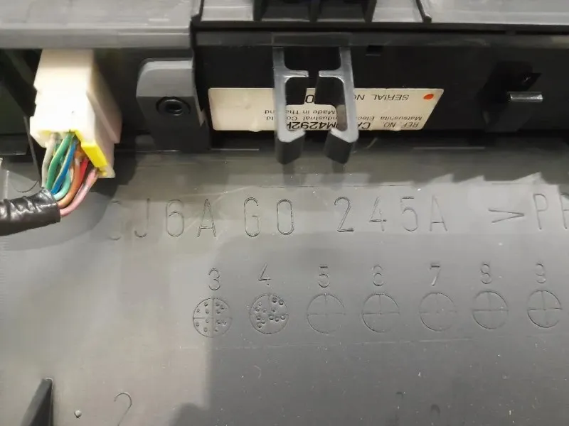 BOX Portaoggetti Centrale GJ6A0245A Mazda 6 I 2003