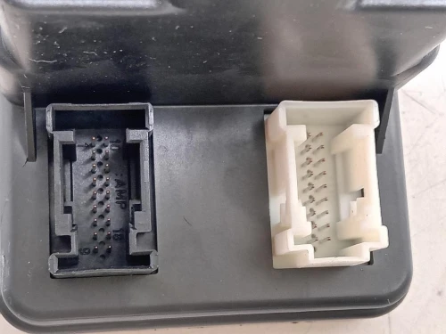 Guarnizione ANT Porta ANT SX 9810970780 Peugeot 208 II 2019