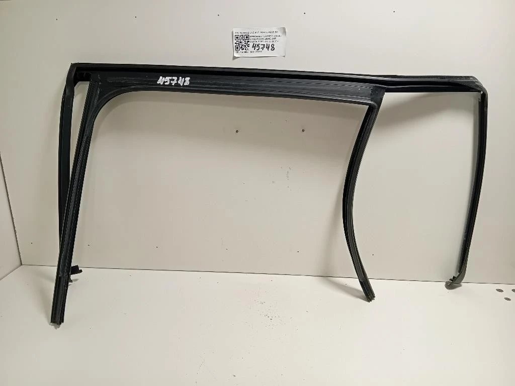 Guarnizione ANT Porta POST DX GUARNIZIONE ANT PORTA POST DX Mercedes Classe C W205 2014