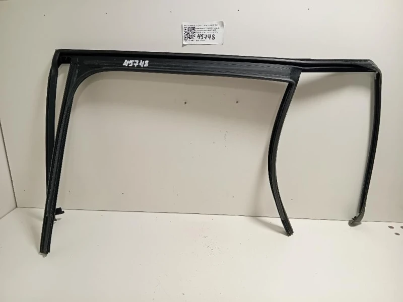 Guarnizione ANT Porta POST DX GUARNIZIONE ANT PORTA POST DX Mercedes Classe C W205 2014