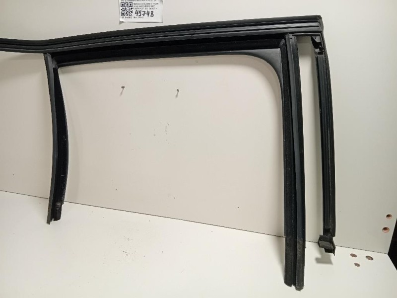 Guarnizione ANT Porta POST DX GUARNIZIONE ANT PORTA POST DX Mercedes Classe C W205 2014