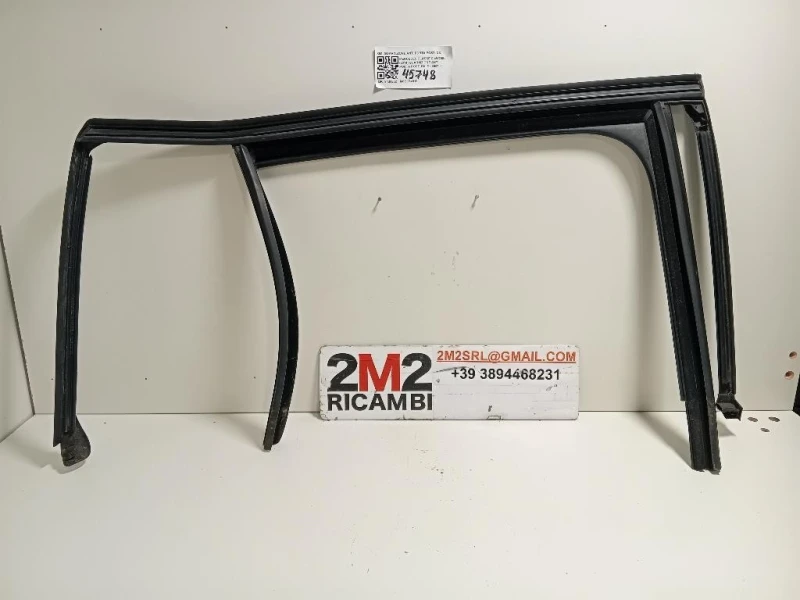 Guarnizione ANT Porta POST DX GUARNIZIONE ANT PORTA POST DX Mercedes Classe C W205 2014