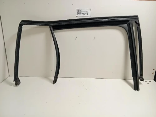 Guarnizione ANT Porta POST DX GUARNIZIONE ANT PORTA POST DX Mercedes Classe C W205 2014