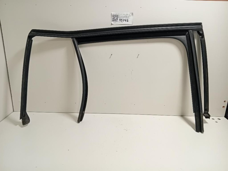 Guarnizione ANT Porta POST DX GUARNIZIONE ANT PORTA POST DX Mercedes Classe C W205 2014