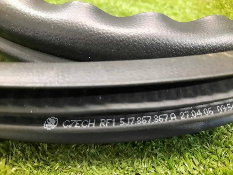 Guarnizione ANT Porta POST DX 5J7867367A POST DX Skoda Roomster 5J7 2006