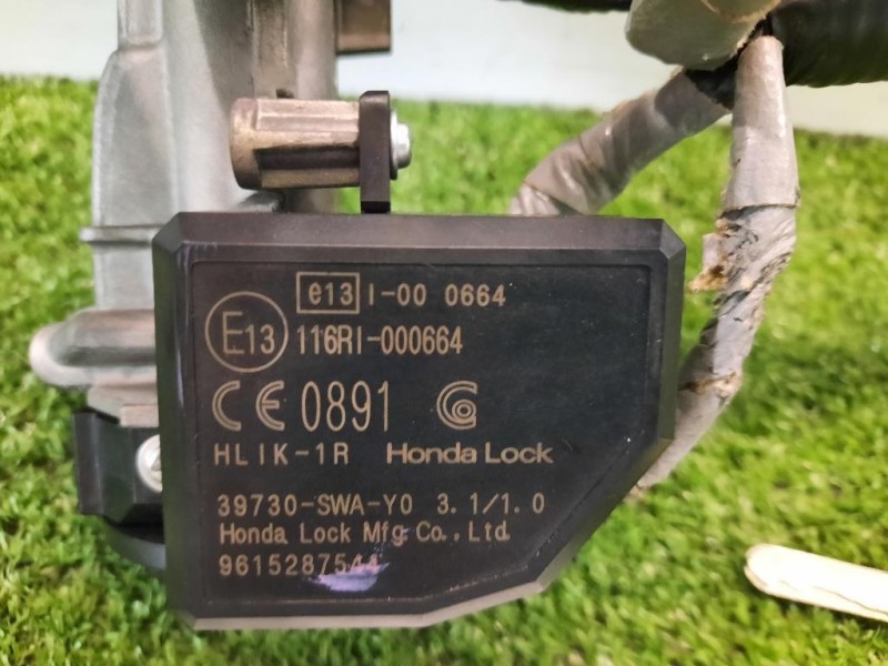 Guarnizione Raschiavetro Parafango EST DX A1716390243A1716390143SX+DX3 Mercedes Classe SLK R171 2004