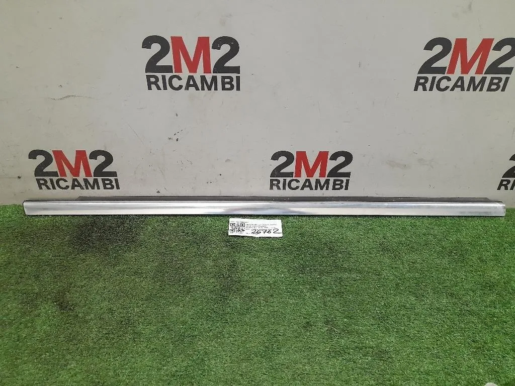 Guarnizione Raschiavetro Porta EST ANT DX A2516904680 Mercedes Classe R W251 2006