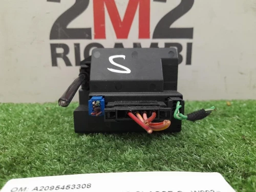 Guarnizione Raschiavetro Porta EST ANT DX 9811240480 Peugeot 3008 II 2016