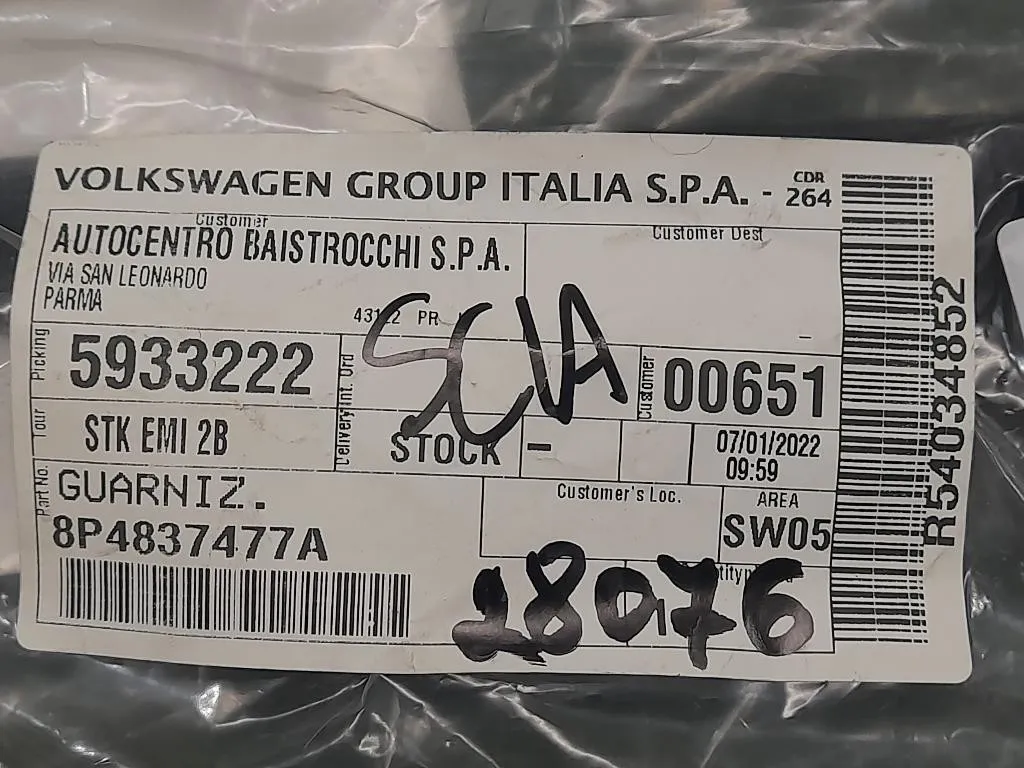 Guarnizione Raschiavetro Porta EST ANT SX 8P4837477A Audi A3 8V1 2012