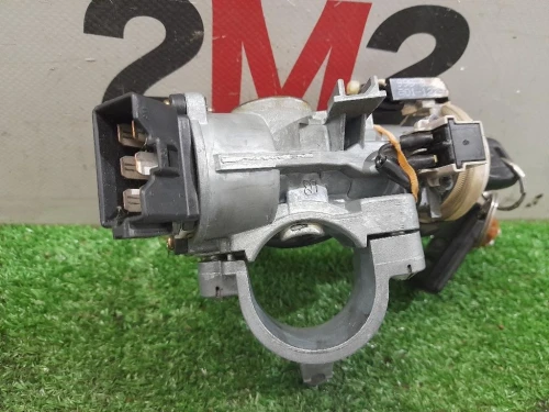 Guarnizione Raschiavetro Porta EST ANT SX 8P4837477A Audi A3 8V1 2012