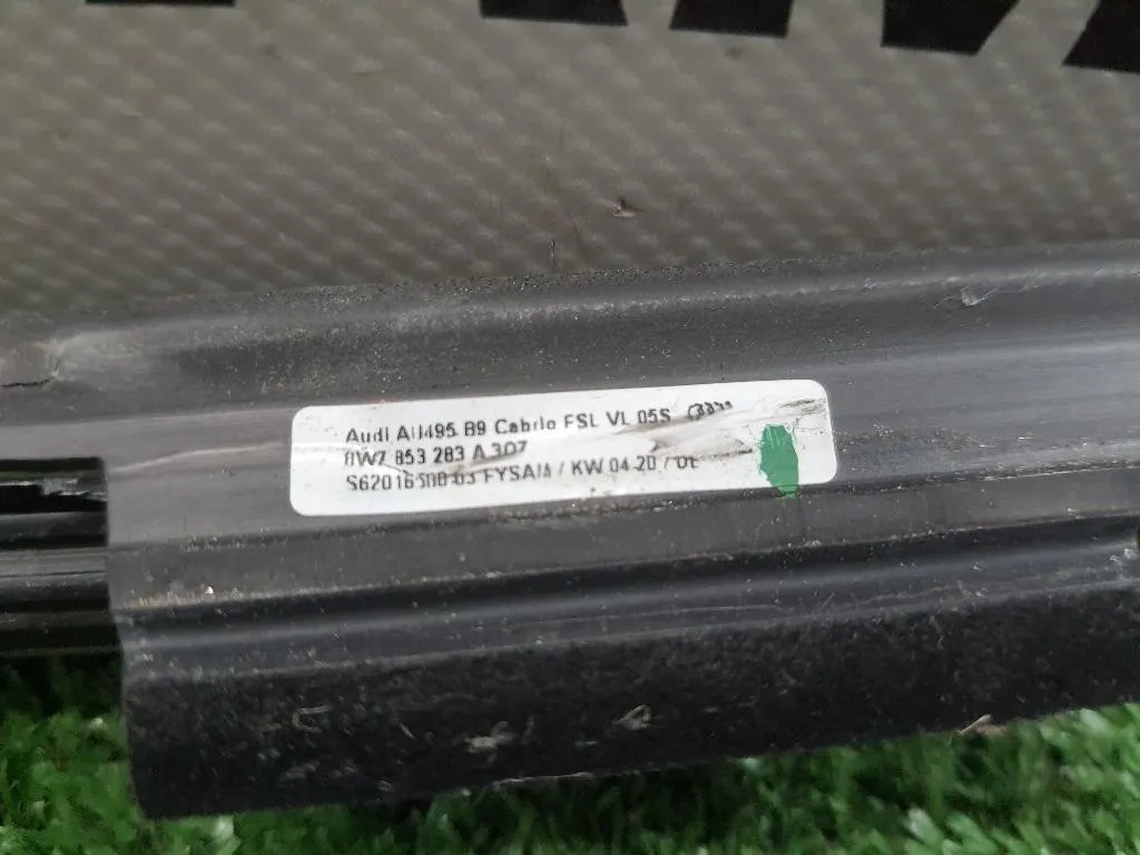 Guarnizione Raschiavetro Porta EST ANT SX 8W7853283A3Q7 Audi A5 F57 Cabrio 2016