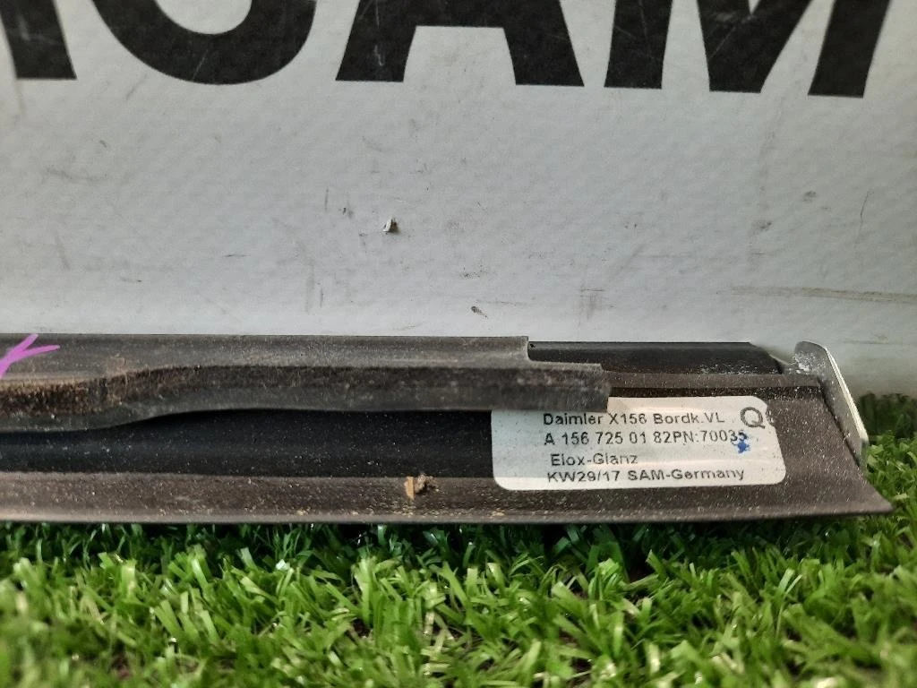 Guarnizione Raschiavetro Porta EST ANT SX A1567250182 Mercedes Classe GLA X156 2014