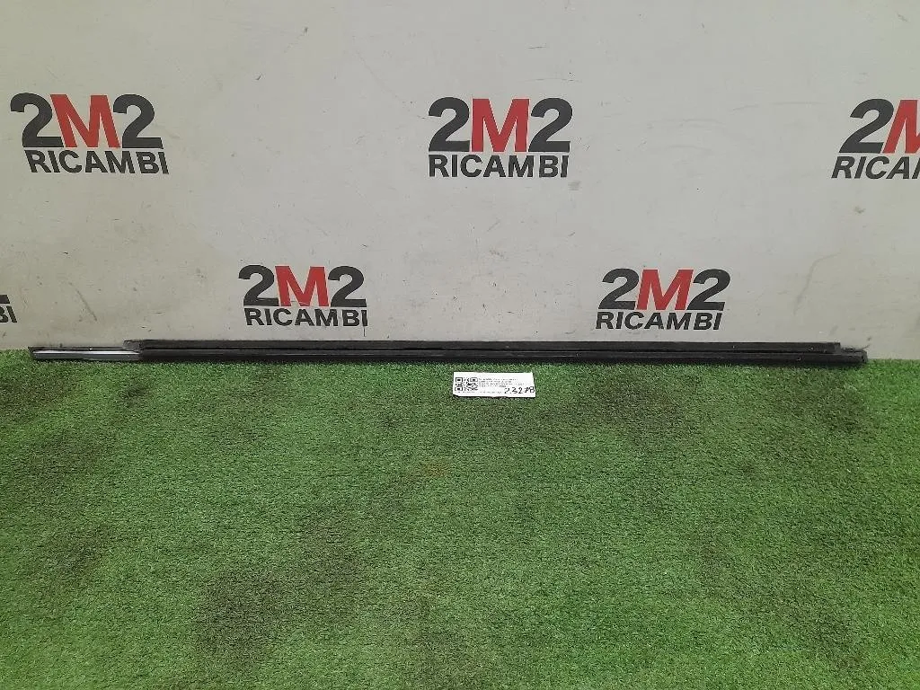 Guarnizione Raschiavetro Porta EST ANT SX Mini MINI Cooper R56 2007