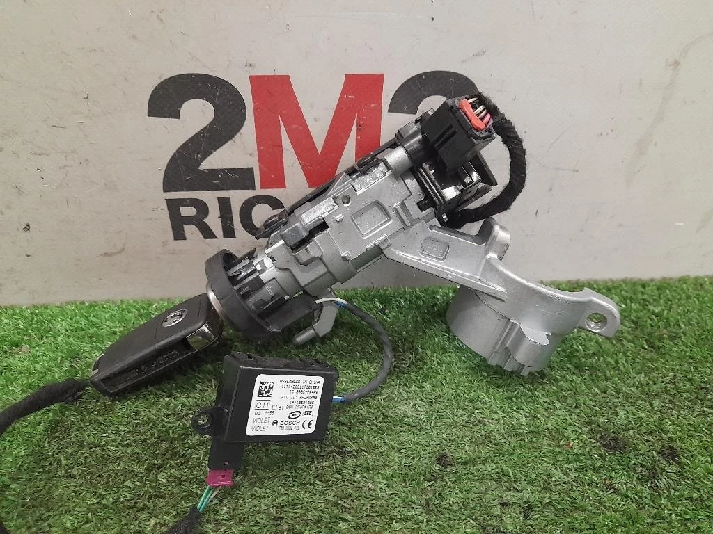 Guarnizione Raschiavetro Porta EST ANT SX 808213183R Renault Captur I 2017