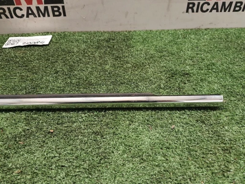 Guarnizione Raschiavetro Porta EST POST DX 51357496144 CROMO Bmw Serie 3 F31 Touring 2012