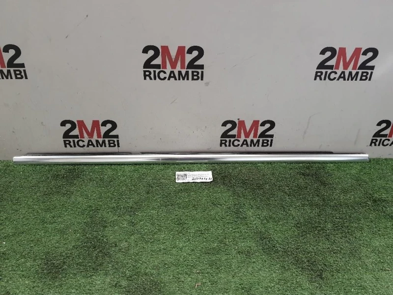 Guarnizione Raschiavetro Porta EST POST DX A1777350400 Mercedes Classe A W177 2018