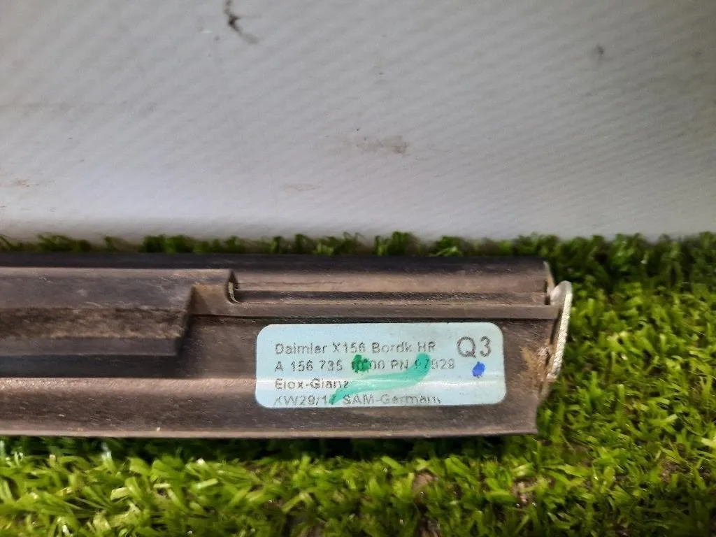 Guarnizione Raschiavetro Porta EST POST DX A1567351000 Mercedes Classe GLA X156 2014