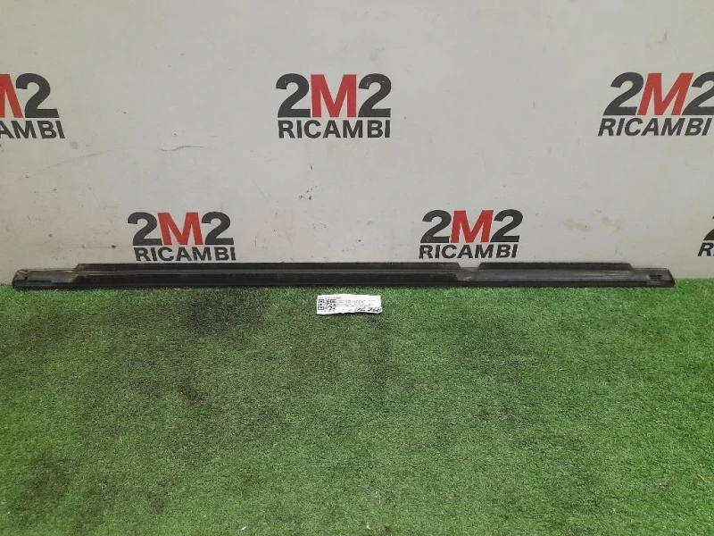 Guarnizione Raschiavetro Porta EST POST DX A2516904880 Mercedes Classe R W251 2006