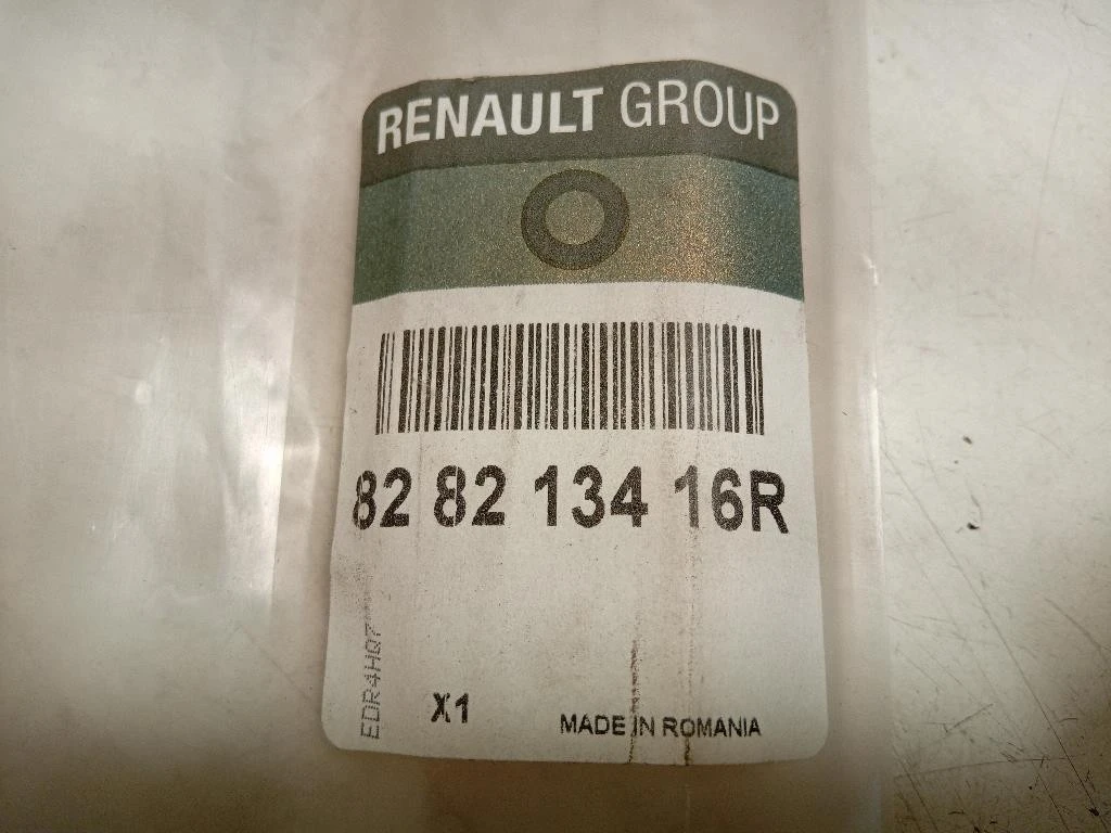 Guarnizione Raschiavetro Porta EST POST SX 828213416R Dacia Duster II 2018