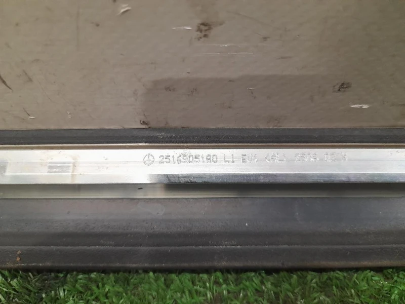 Guarnizione Raschiavetro Porta EST POST SX A2516905180 Mercedes Classe R W251 2006