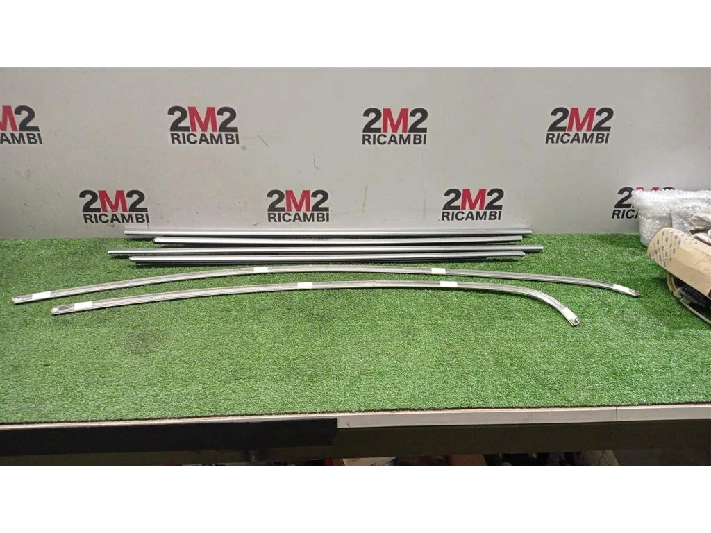 Guarnizione Raschiavetro Porta INT ANT SX 31335770 Volvo S60 II 2010