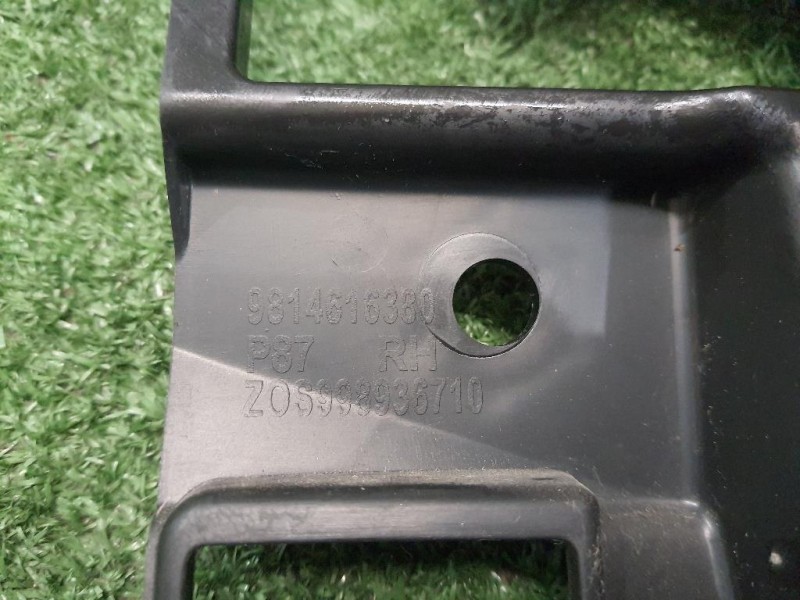 Guida Sostegno Paraurti POST DX 9814616380 Peugeot 5008 II 2017