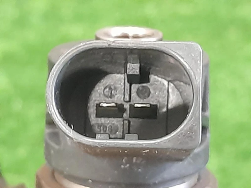 Iniettore 781070202 Bmw Serie 5 F10 Berlina 2010