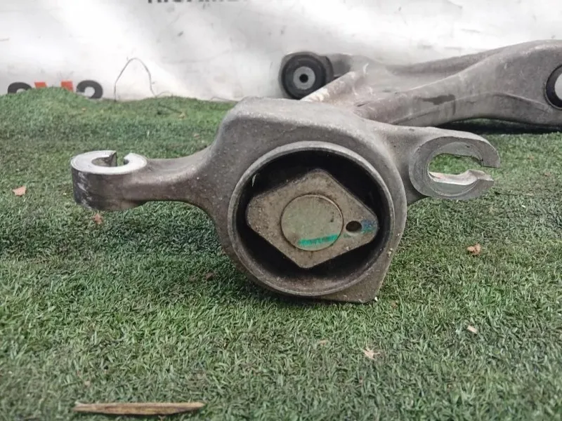 Braccio Oscillante ANT SX BRACCIO OSCILLANTE ANT SX Mercedes Classe ML W166 2012