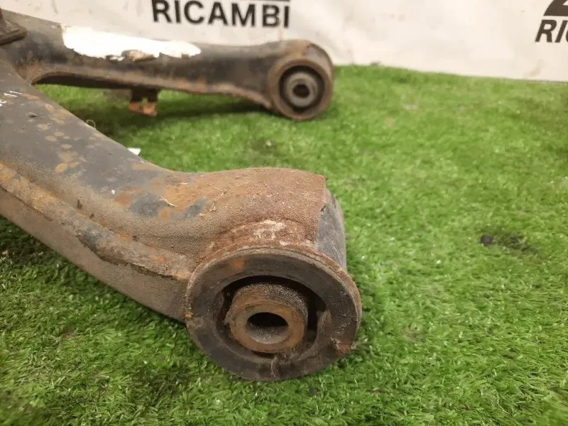 Braccio Oscillante INF POST SX Mitsubishi Pajero III 2000