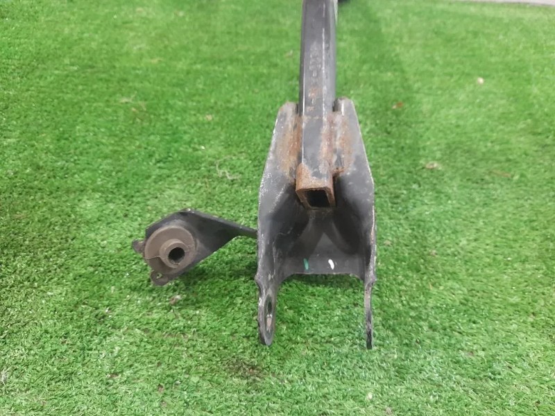 Braccio Oscillante POST SX  Alfa Romeo Giulietta 2010