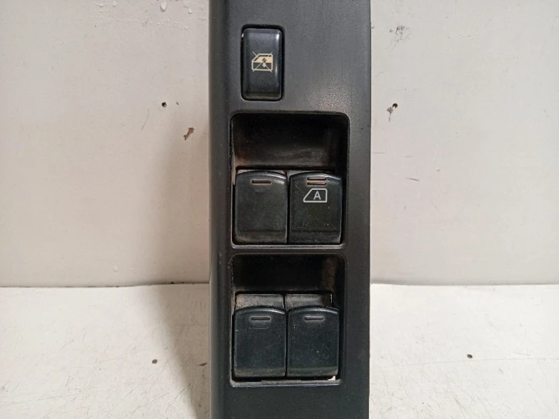 Interruttore Alzacristalli ANT DX Nissan Navara 2010