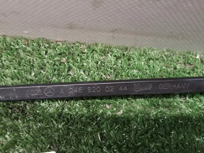 Braccio Tergicristallo Parabrezza DX A2468200244 DX Mercedes Classe B W246 2012