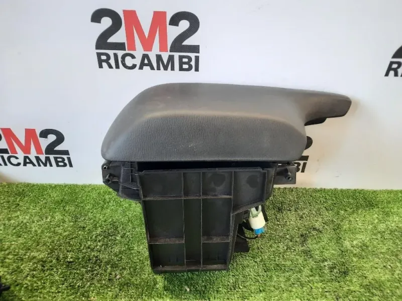 Bracciolo Completo BAEK64420B02 Mazda 3 III 2016