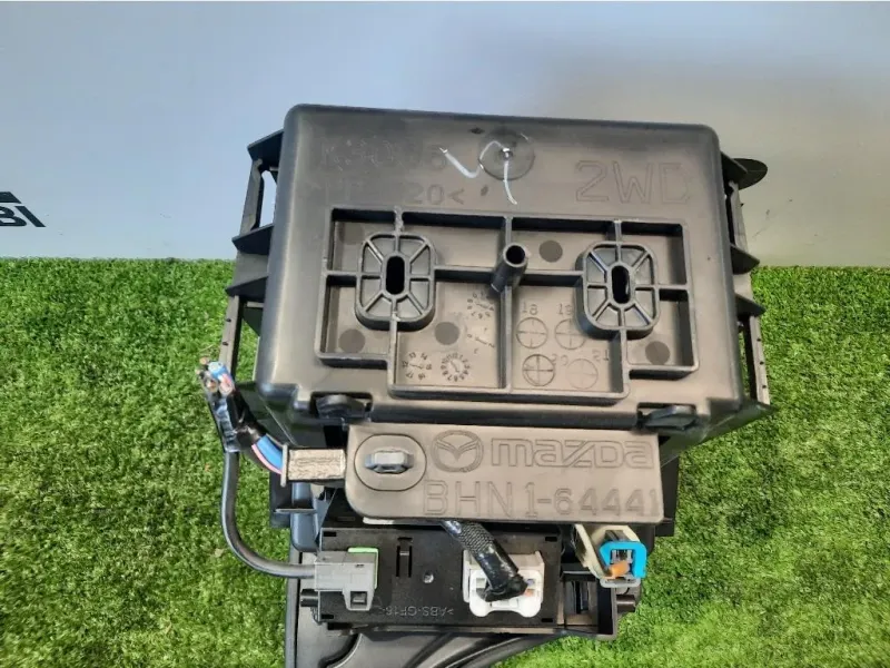 Bracciolo Completo BAEK64420B02 Mazda 3 III 2016