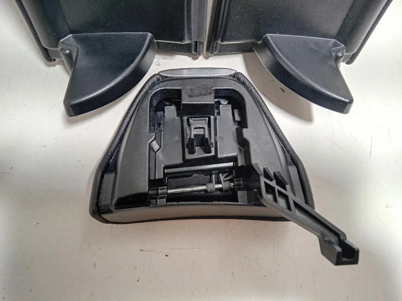 Bracciolo Console Centrale BRACCIOLO CONSOLE CENTRALE Mercedes Classe ML W166 2012